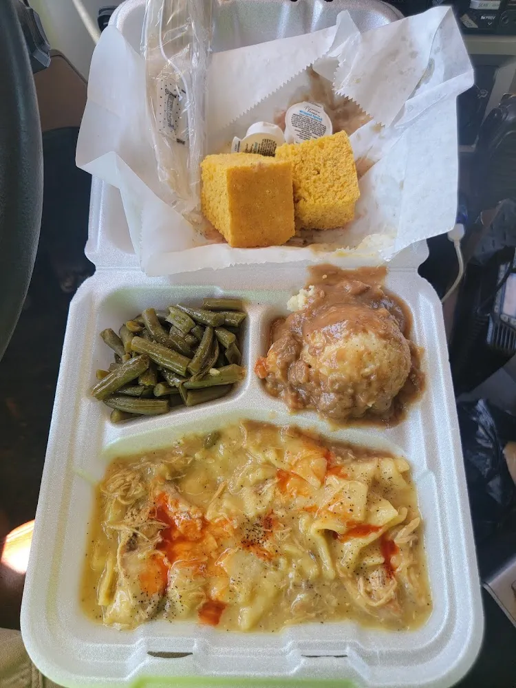 Chicken and Dumplings Mashed with Gravy Green Beans